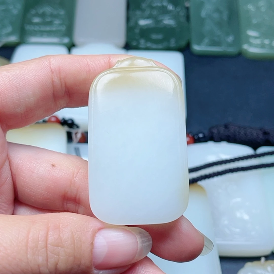 【闪购商品】和田玉颈饰未镶嵌T*