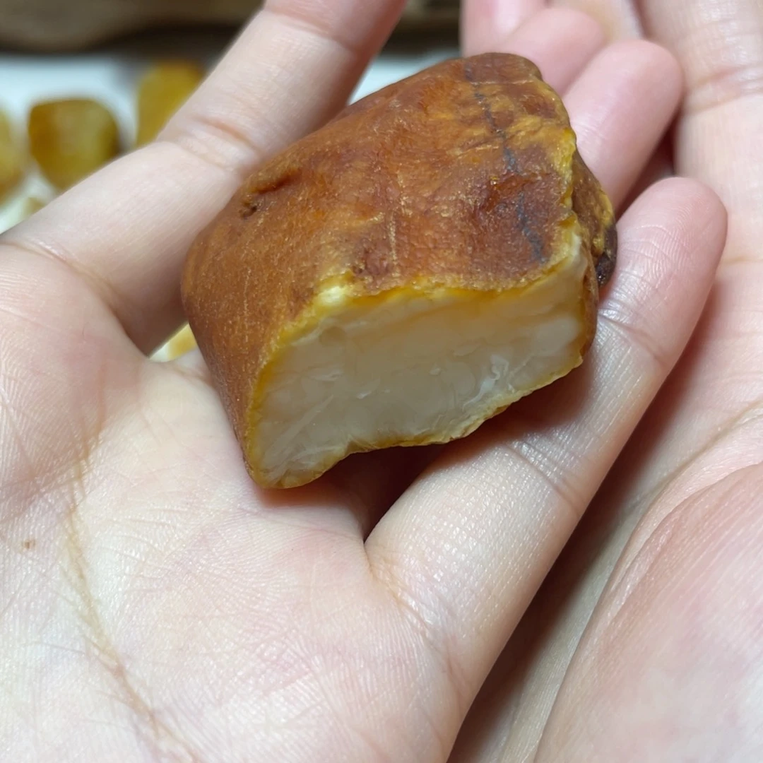 定制琥珀天然琥珀