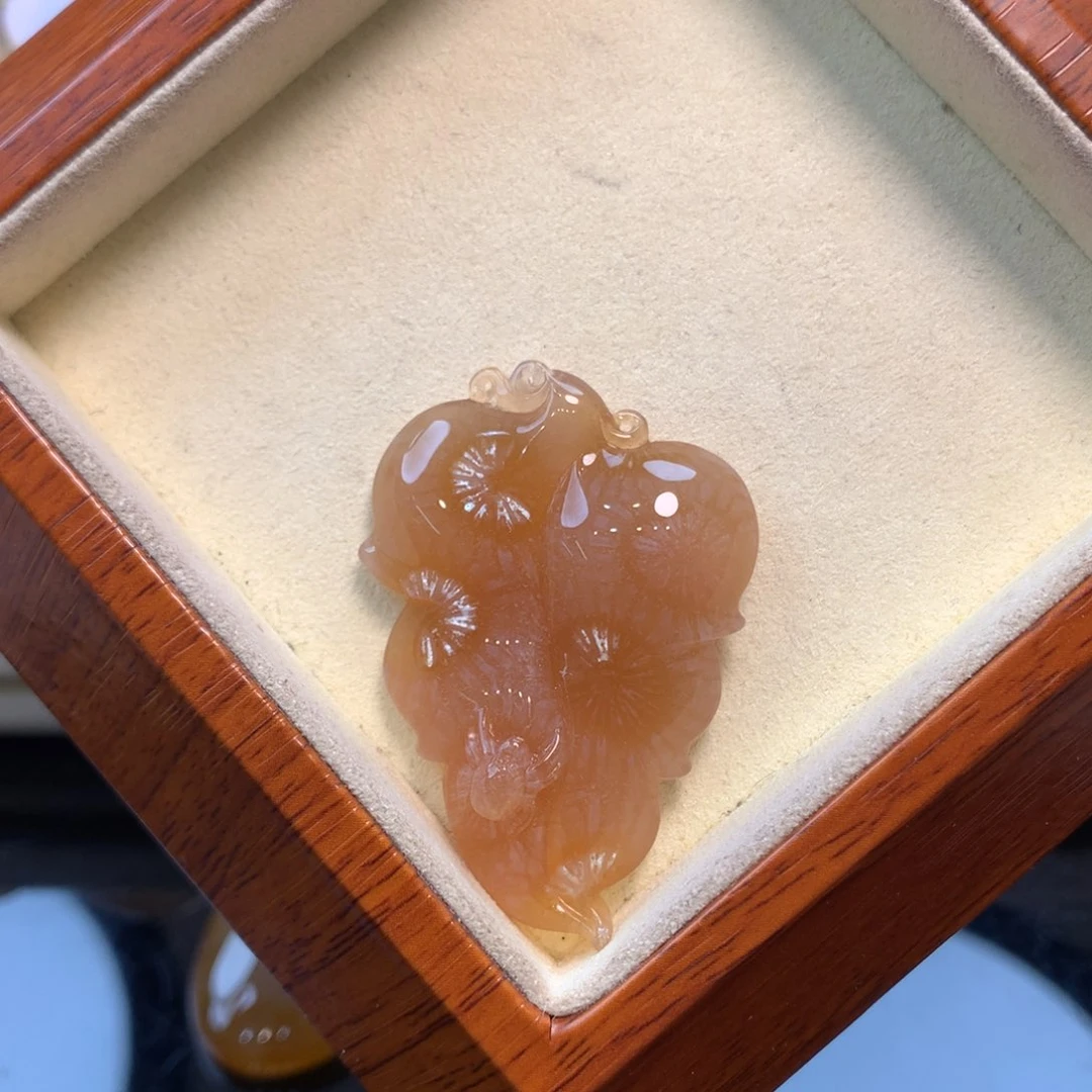 硅化珊瑚（珊瑚玉）未镶嵌颈饰800