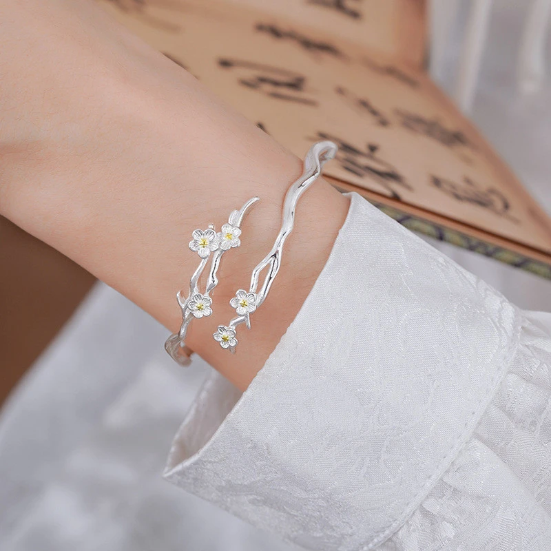 合金手镯 新款茉莉花开口款手镯女生款轻奢小众精致生日七夕礼物