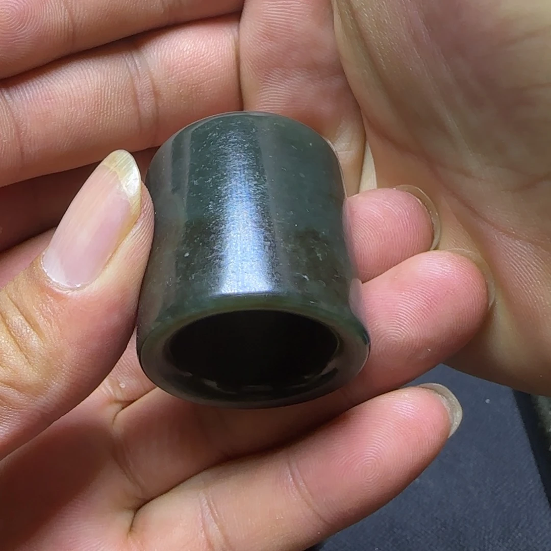 和田玉未镶嵌把件扳指