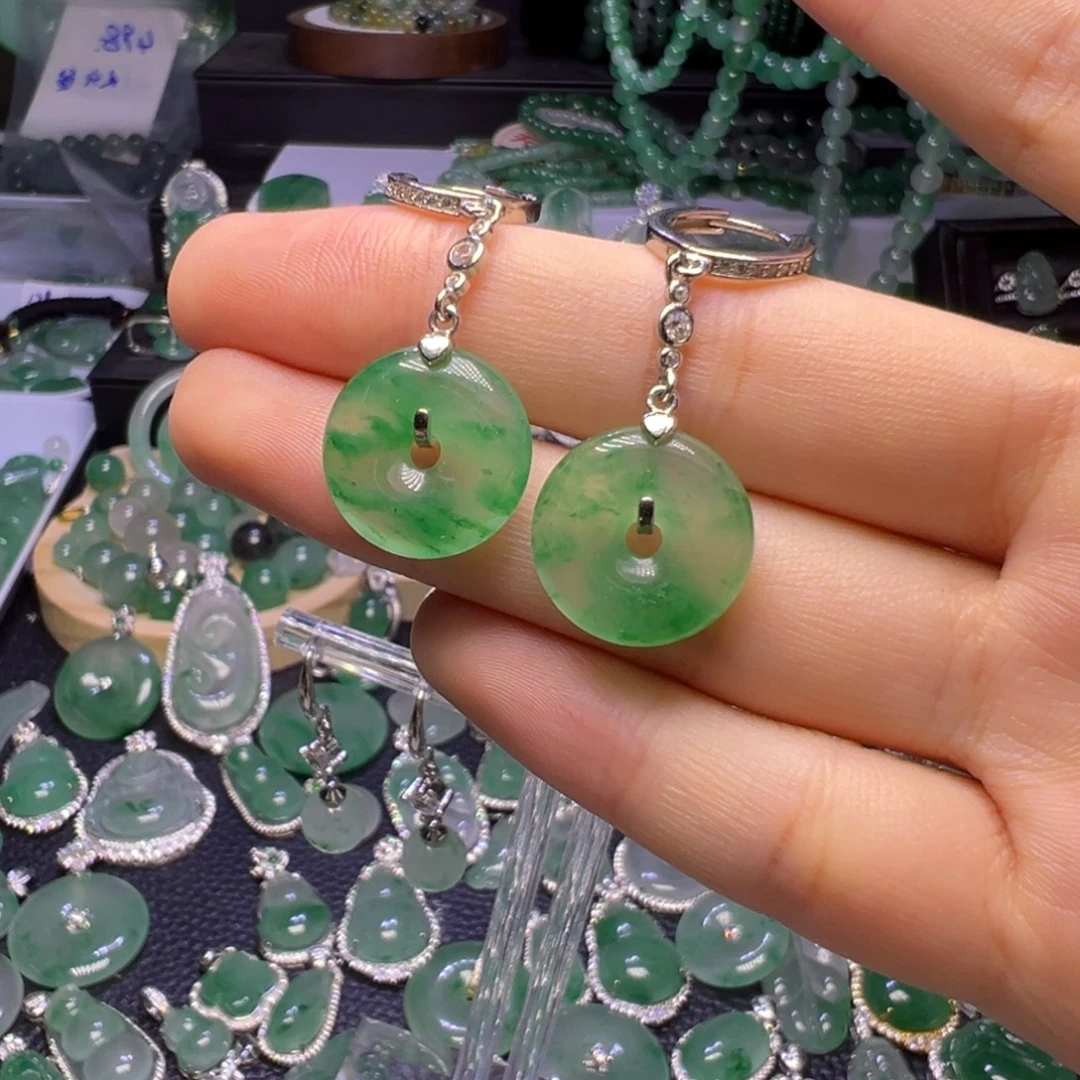 石英质玉未镶嵌颈饰