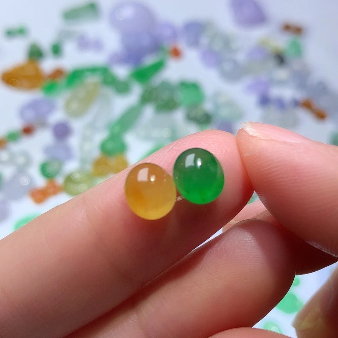 翡翠未镶嵌颈饰蛋