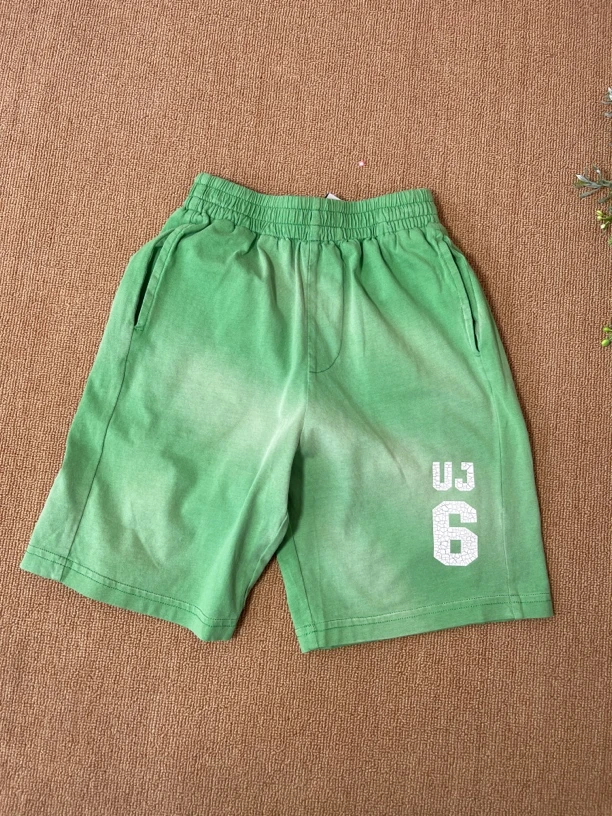 0365  绿色短裤