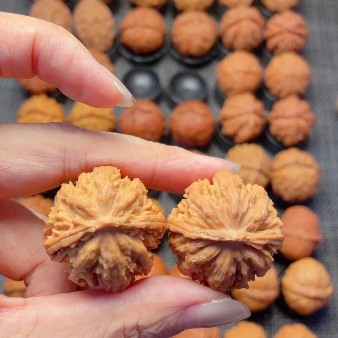 寡***演把件文玩核桃龙鳞粗筋