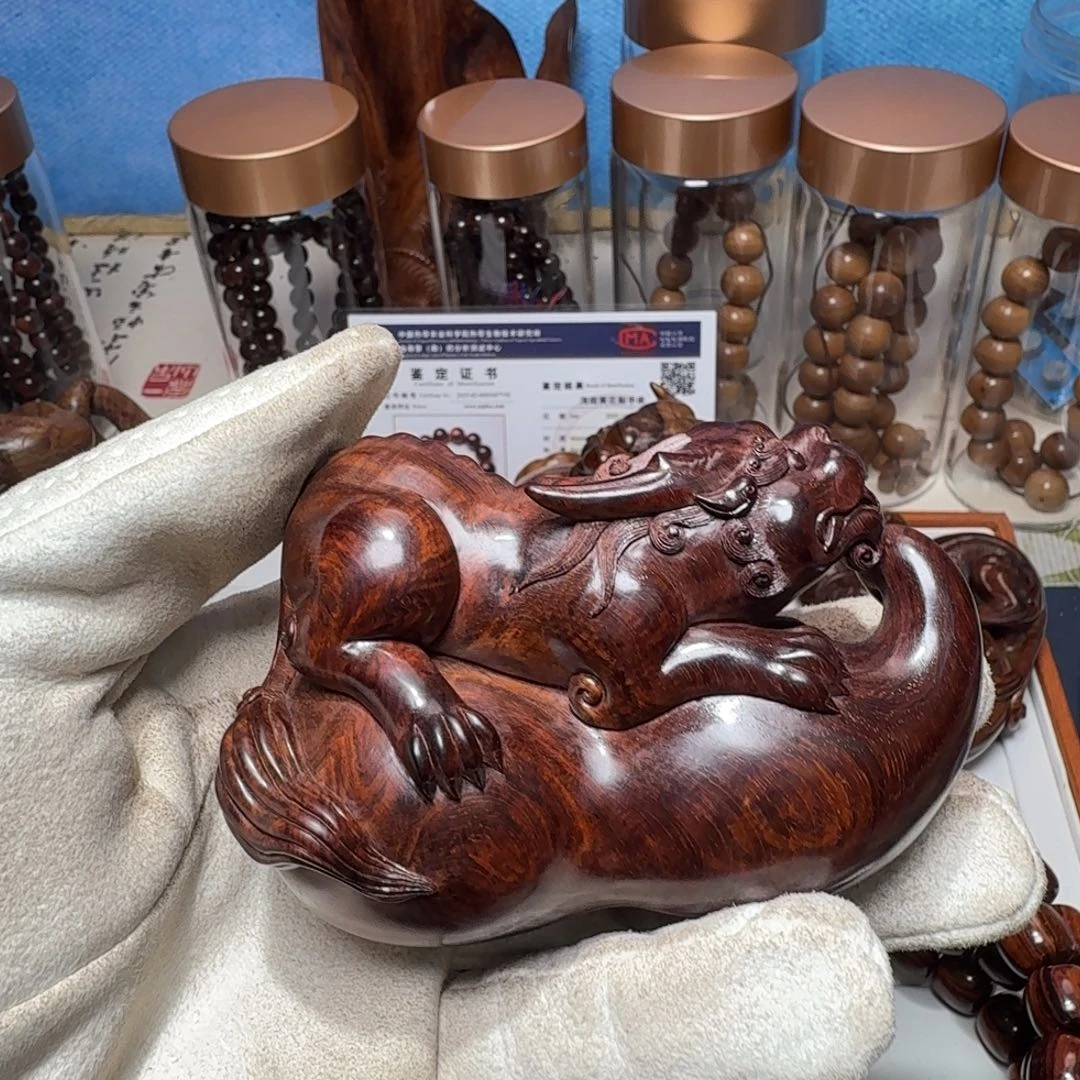 J***n黄花梨/降香黄檀把件海南黄花梨貔貅手把件