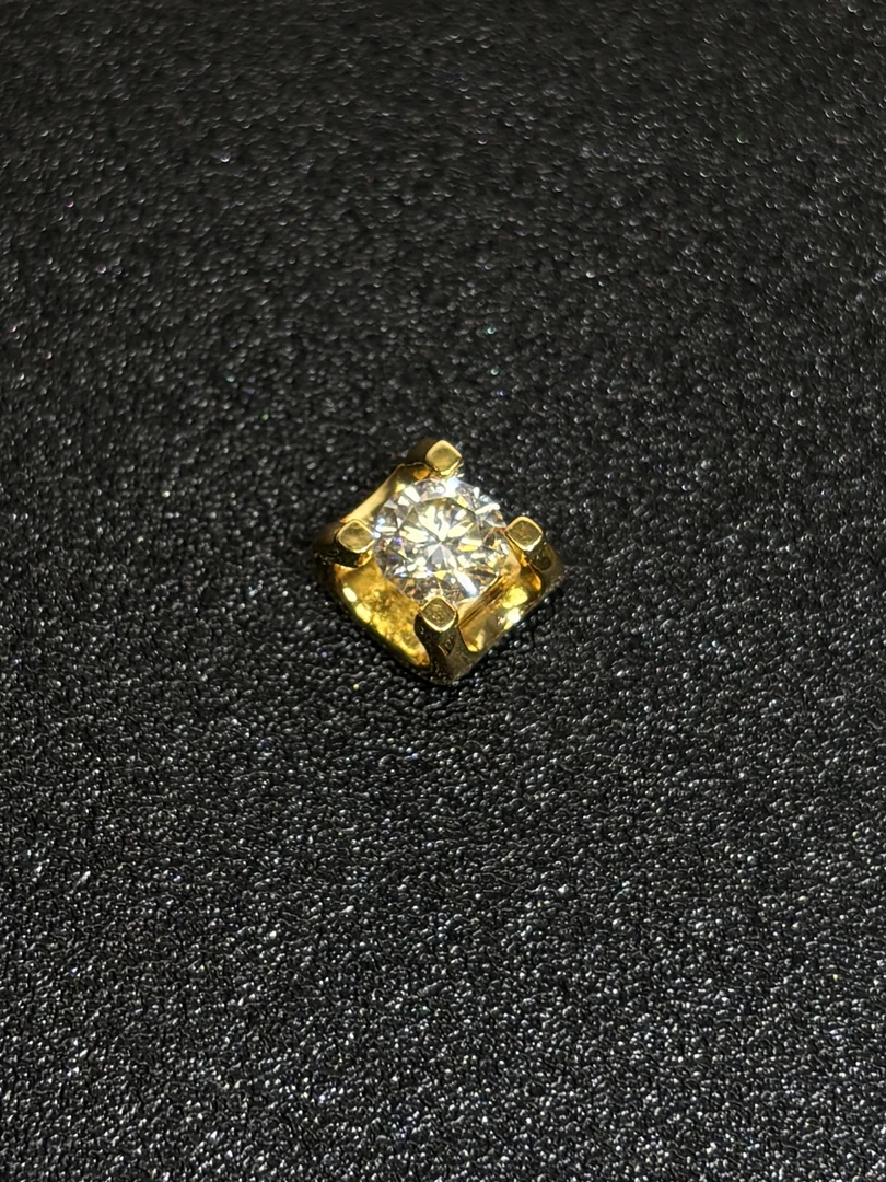 18k金 Au750吊坠 送银项链 b56