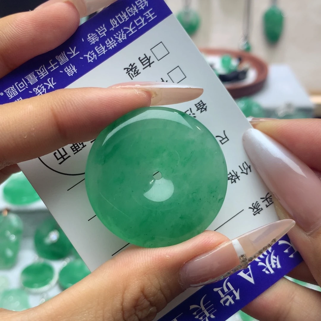 石英质玉（非洲翠）未镶嵌颈饰逆*