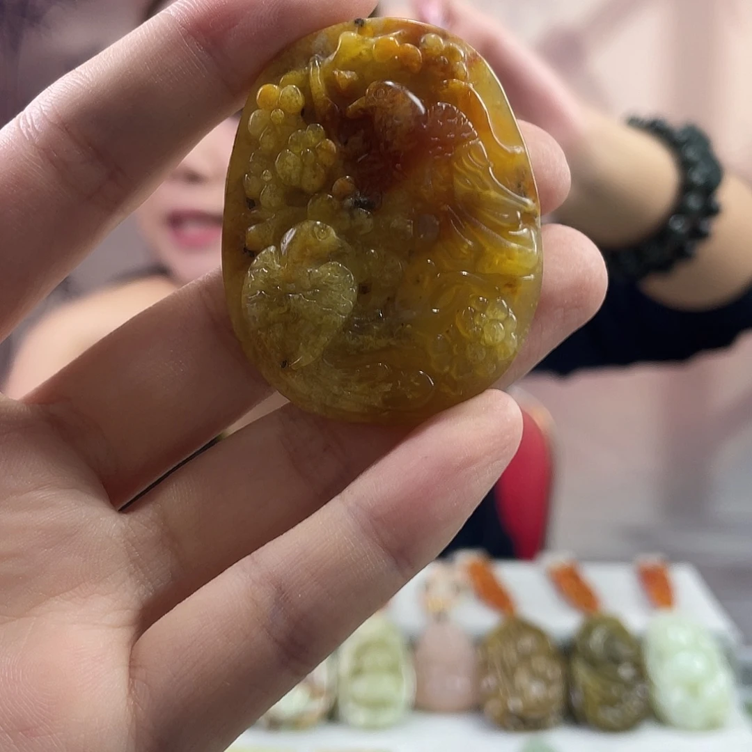 蛇纹石玉未镶嵌吊坠(赠链)