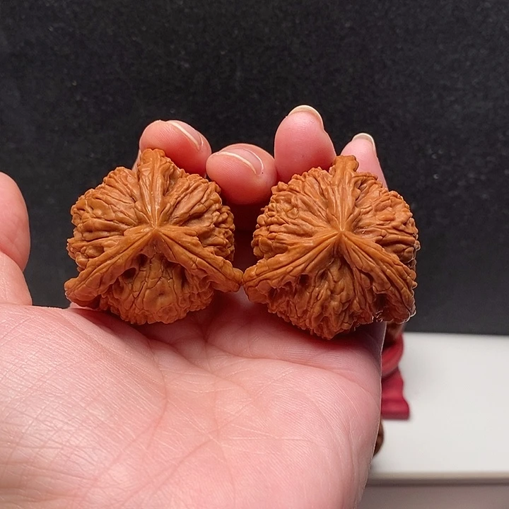 芯***汰吊坠文玩核桃白奔