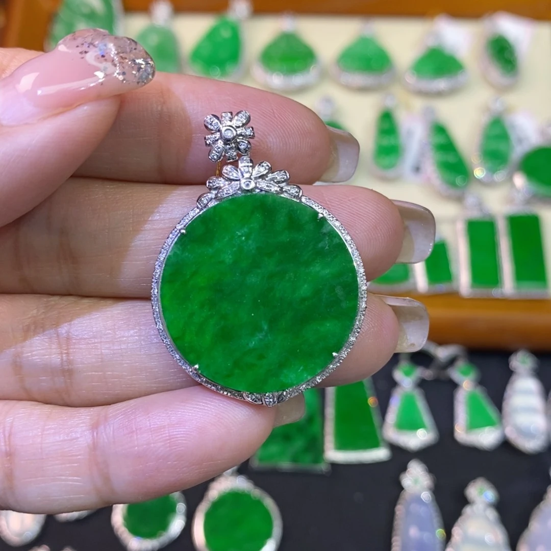 翡翠吊坠(不含链)18K金镶嵌吊坠