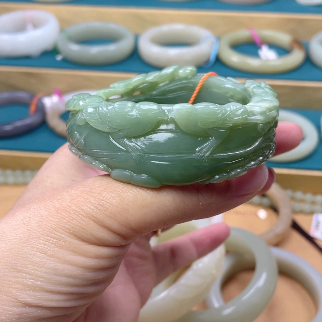 和田玉手镯未镶嵌3