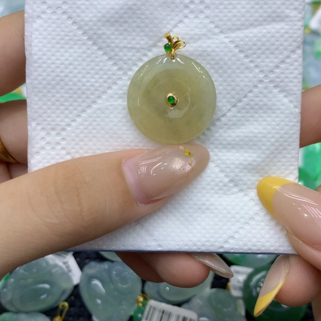 翡翠18K金镶嵌颈饰