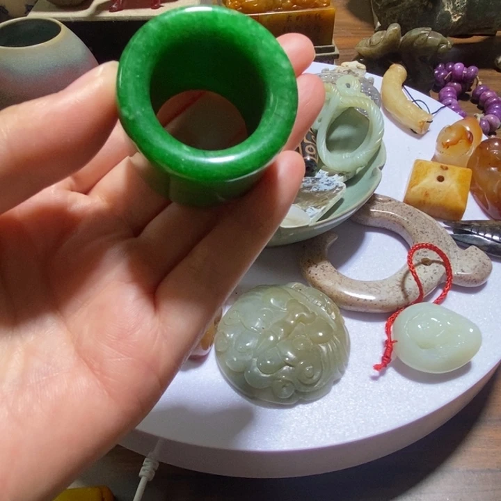 小***店瓷片陶瓷艺术作品展览