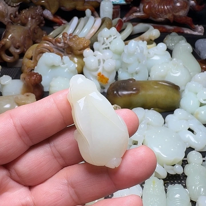 和田玉未镶嵌挂件