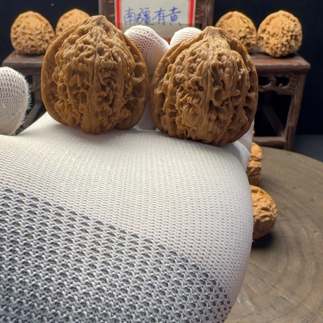 吊坠文玩核桃40全家福炮弹  48克