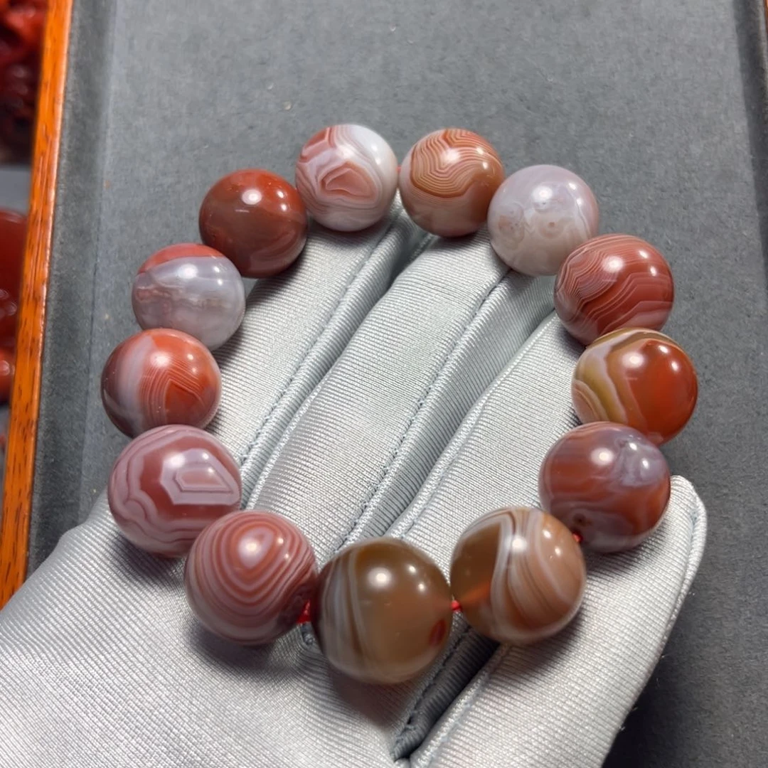 南红玛瑙手串未镶嵌两**界