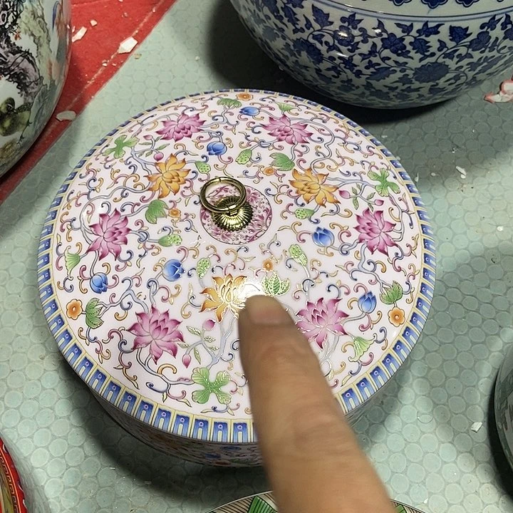 瓷片景德镇陶瓷罐粉色