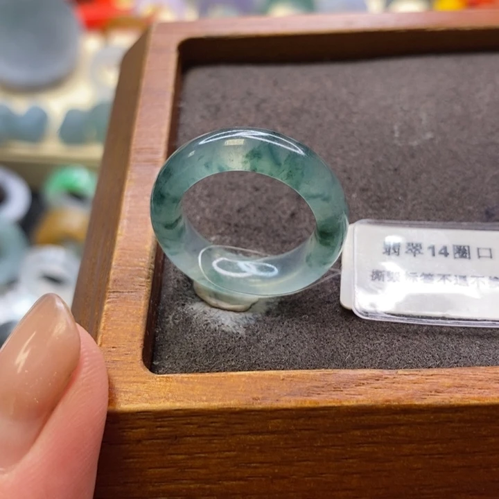 翡翠未镶嵌戒指翡翠