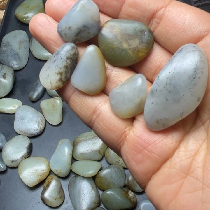 和田玉未镶嵌珠宝奇石