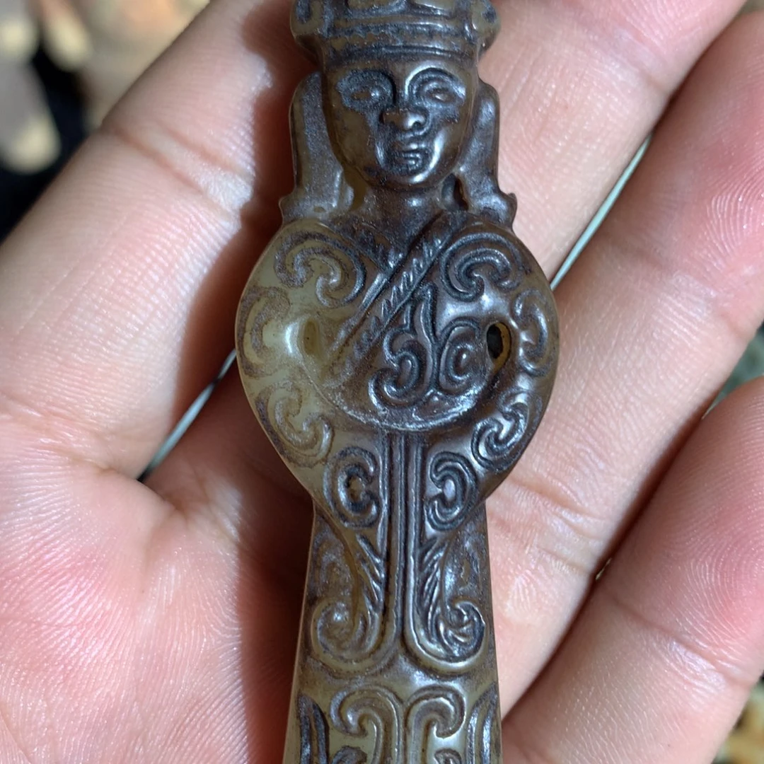 透闪石质玉未镶嵌颈饰