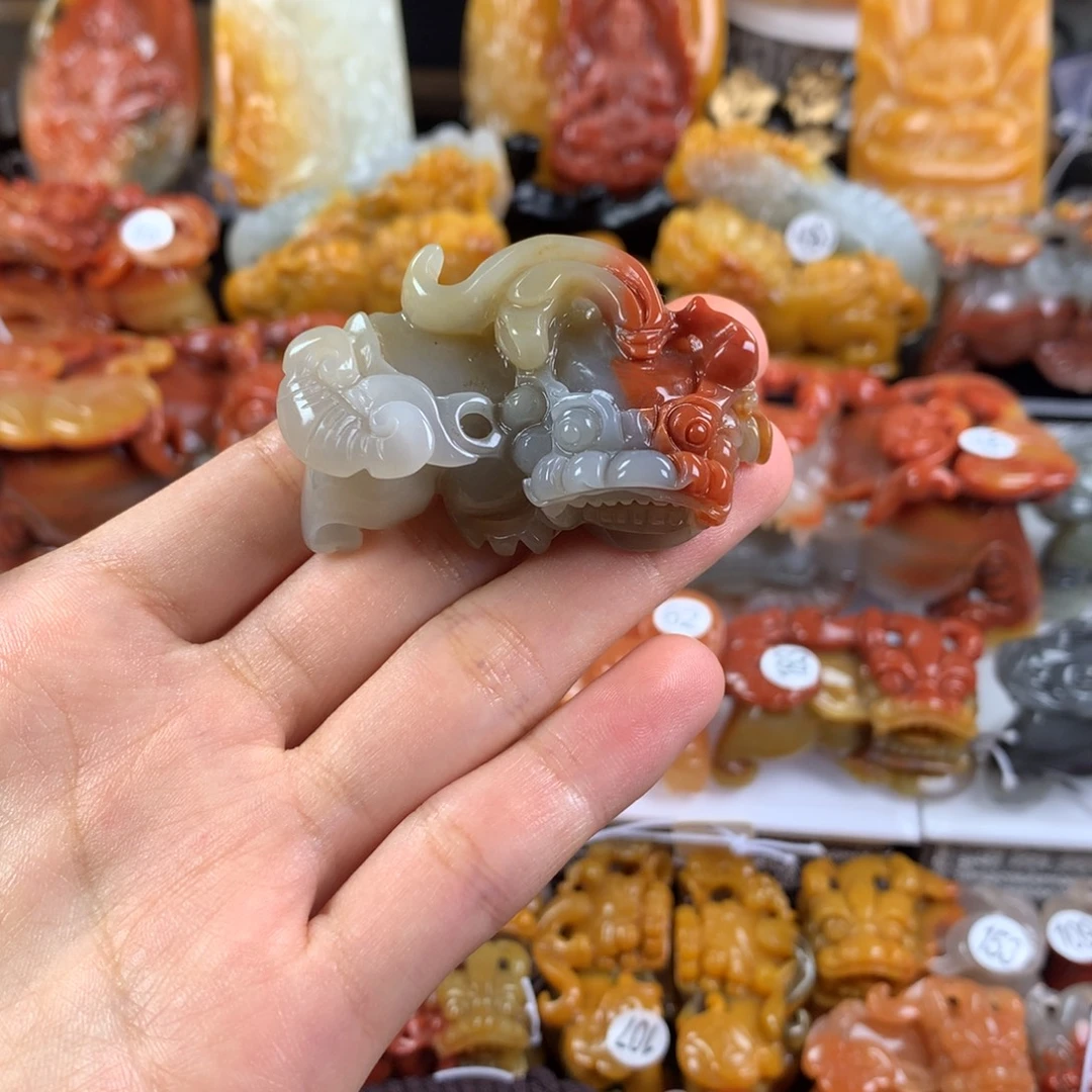 石英质玉（黄龙玉）未镶嵌挂件