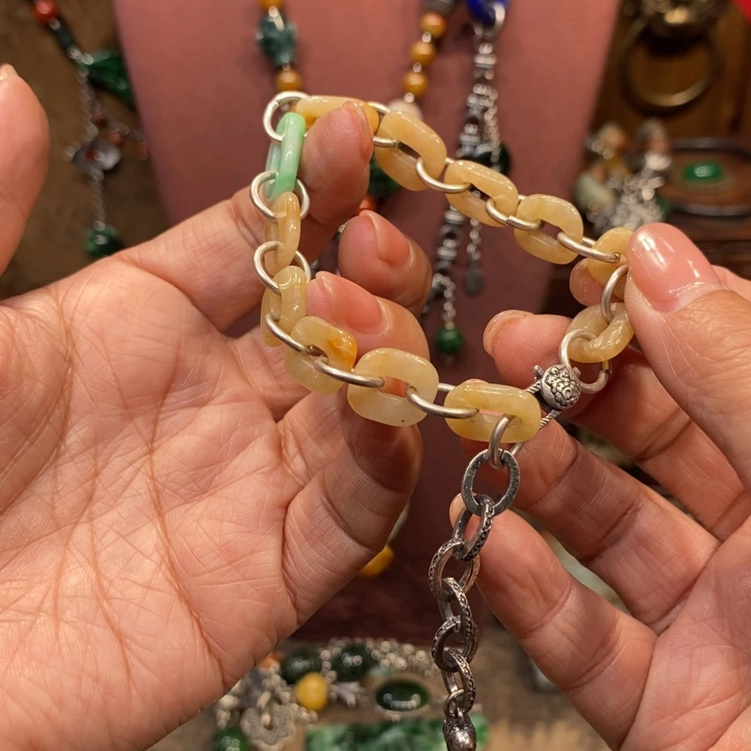 翡翠吊坠(赠链)未镶嵌