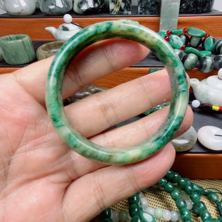 梅***姐独山玉未镶嵌珠宝半成品