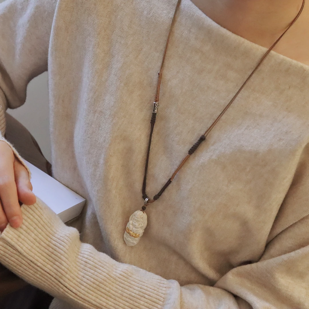 【财•来】猛犸牙黄财神雕刻牌 男女款吊坠提溜可