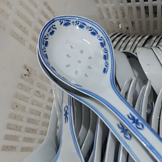 梅***香当代景德镇陶瓷工艺品