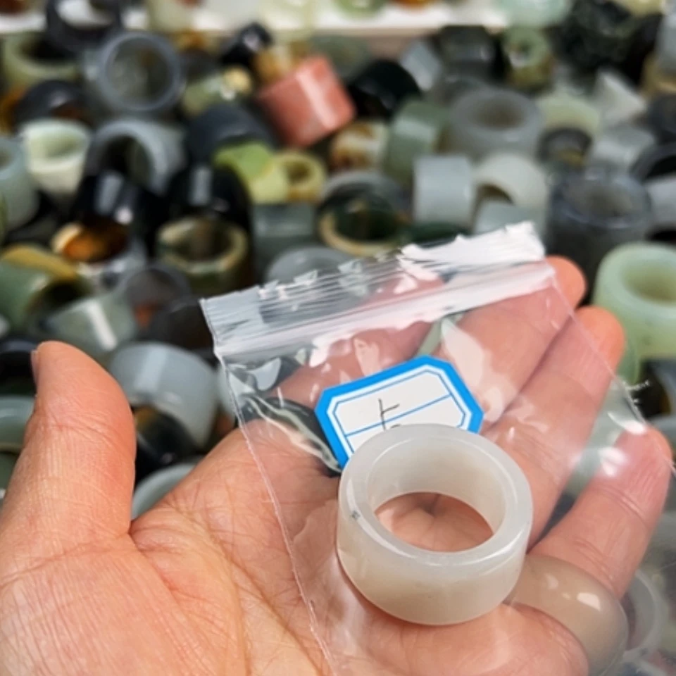 【闪购商品】蛇纹石玉合金颈饰为****线