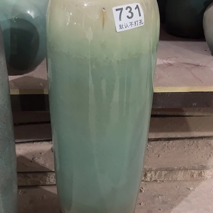 731高51微瑕陶瓷花瓶………………