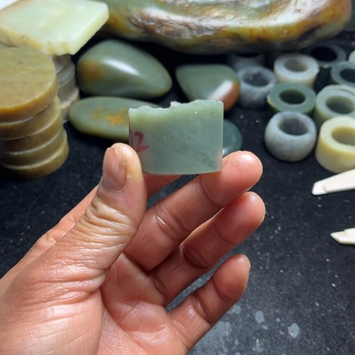 和田玉（糖玉）未镶嵌珠宝半成品