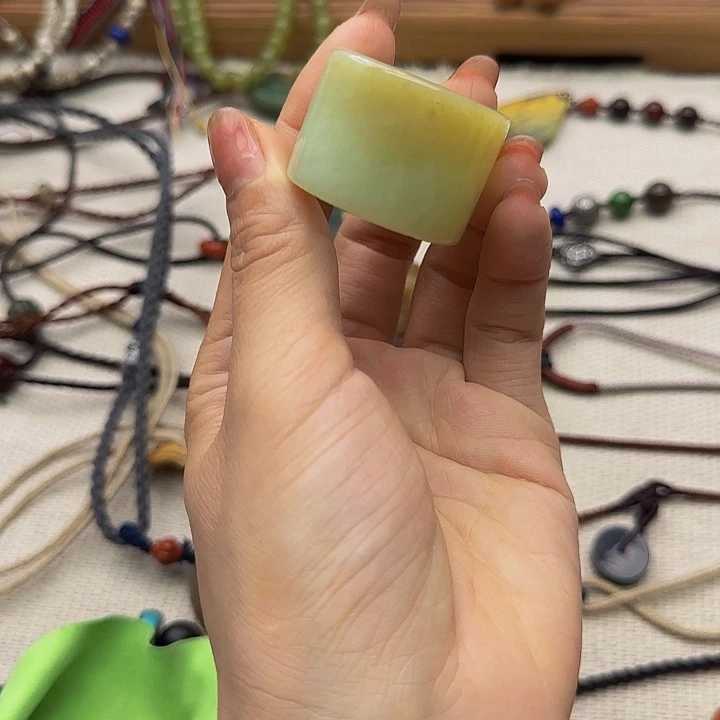 清***歌和田玉（糖玉）戒指未镶嵌