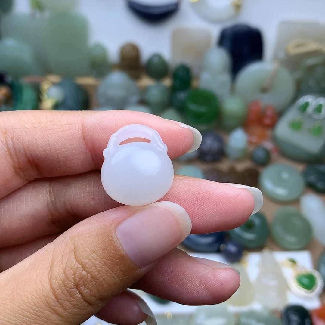 颈饰未镶嵌和田玉