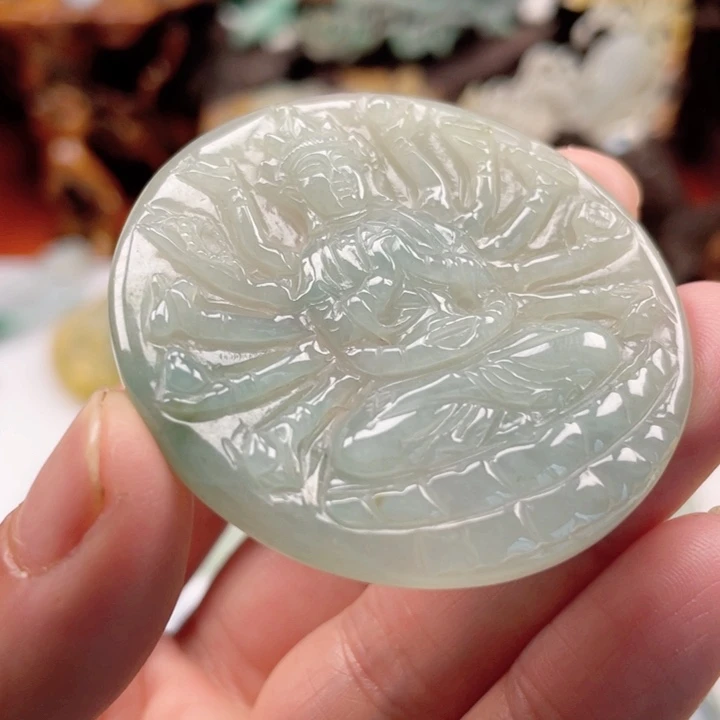 翡翠未镶嵌颈饰千手