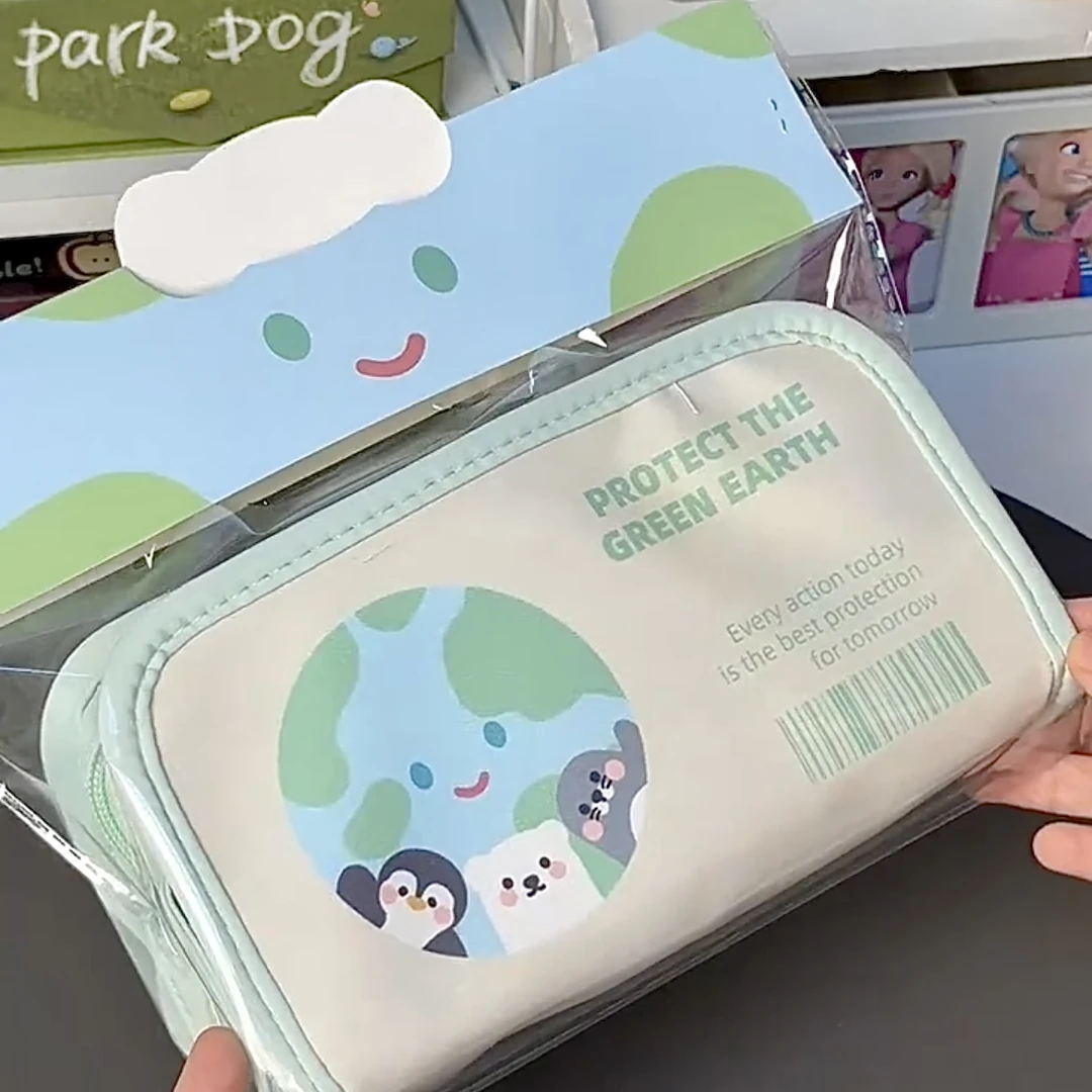 原创痛层笔袋-环保地球动物-大容量隔层手提拉链学生党平价文具盒