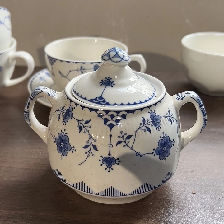 国营尾货唐草罐一个