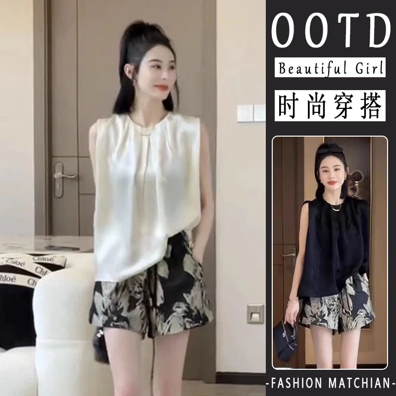 法式圆领无袖衬衫女夏季新款压褶设计感洋气上衣印花阔腿短裤套装