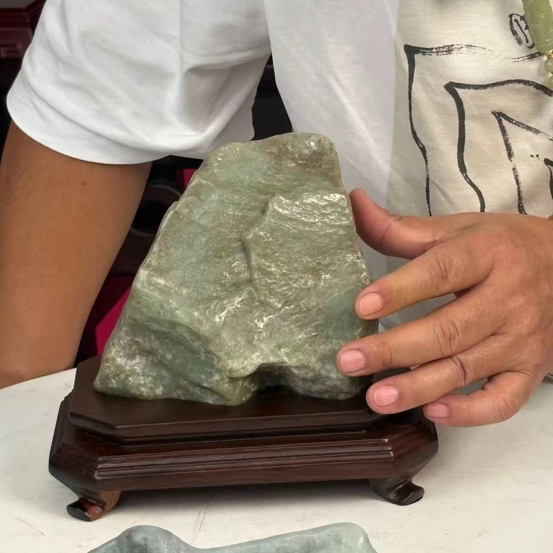 新疆玉料原石带底座发一件编号317