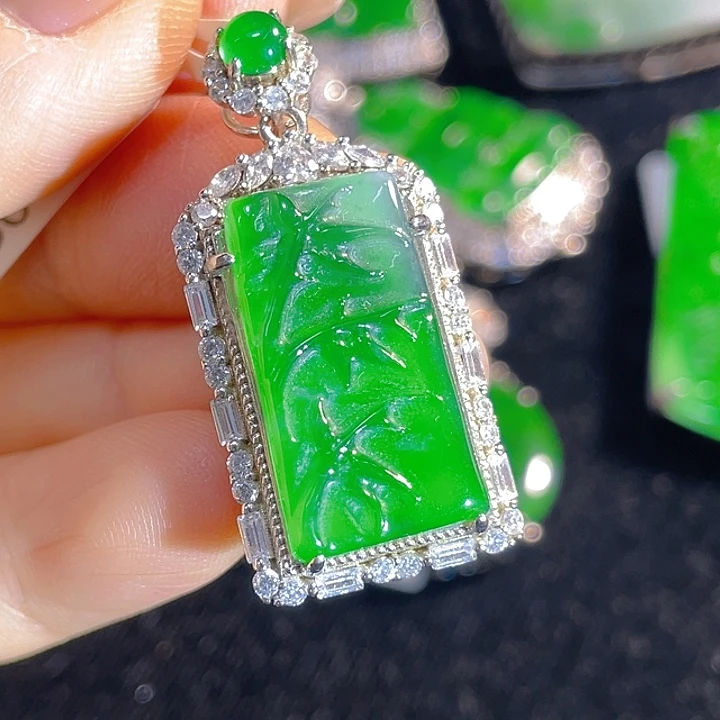 翡翠银S925镶嵌颈饰翡翠