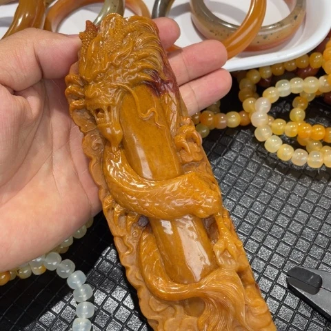 【闪购商品】未镶嵌石英质玉（黄龙玉）颈饰