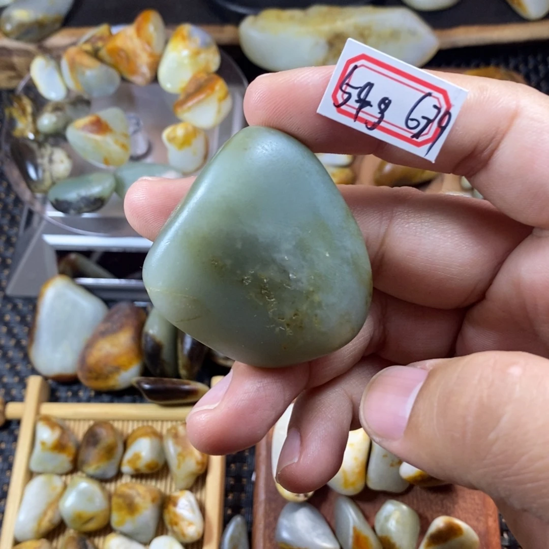 和田玉（糖玉）未镶嵌挂件