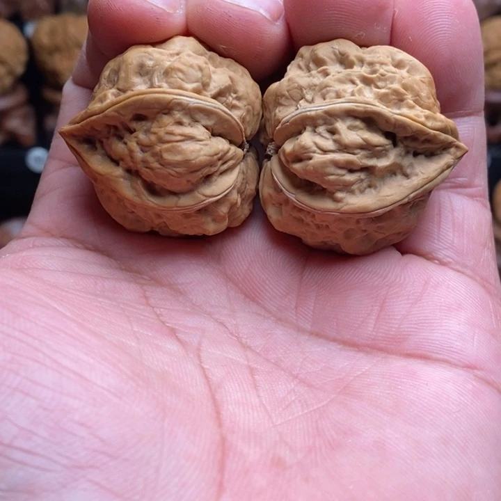 把件文玩核桃福利三棱异形