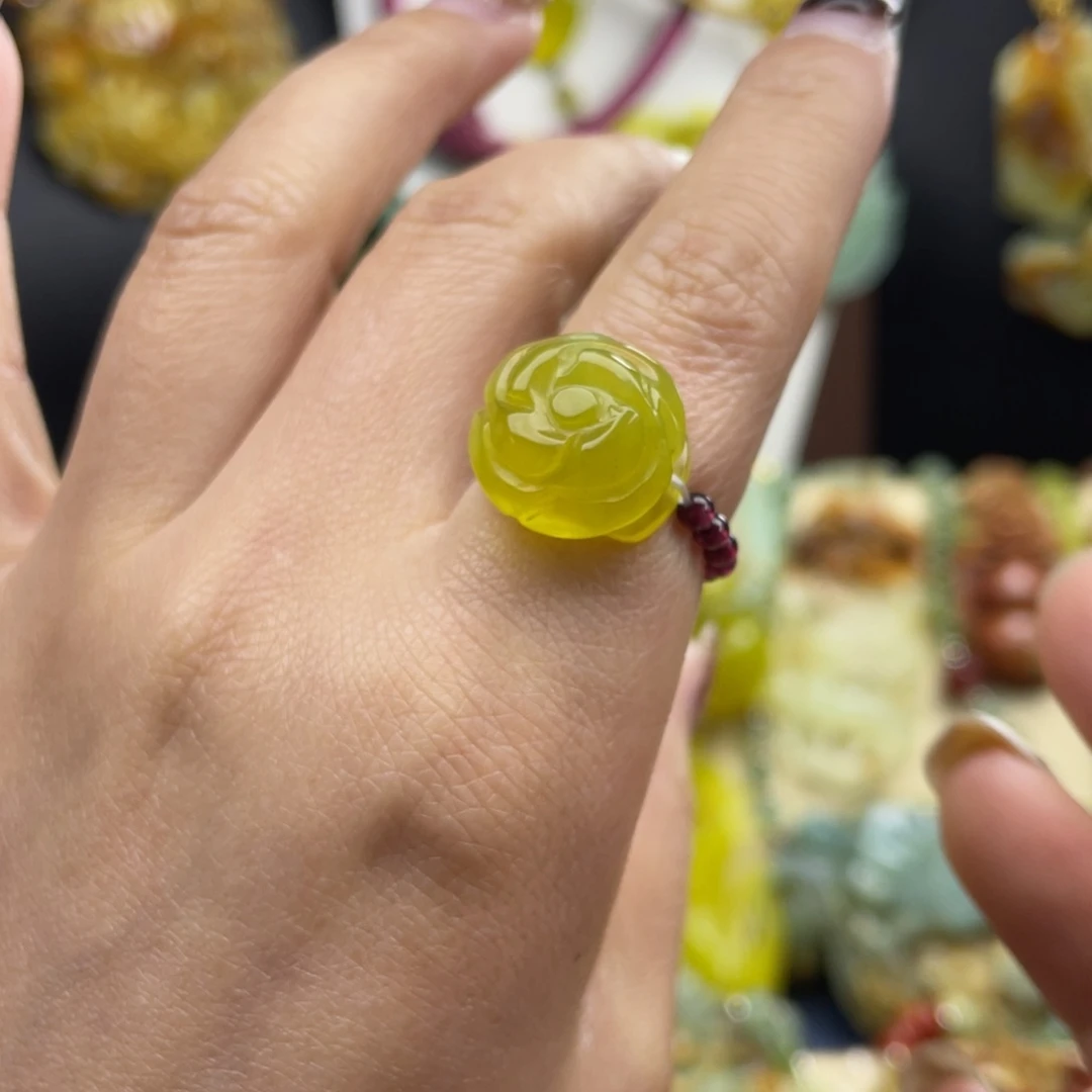 未镶嵌蛇纹石玉颈饰