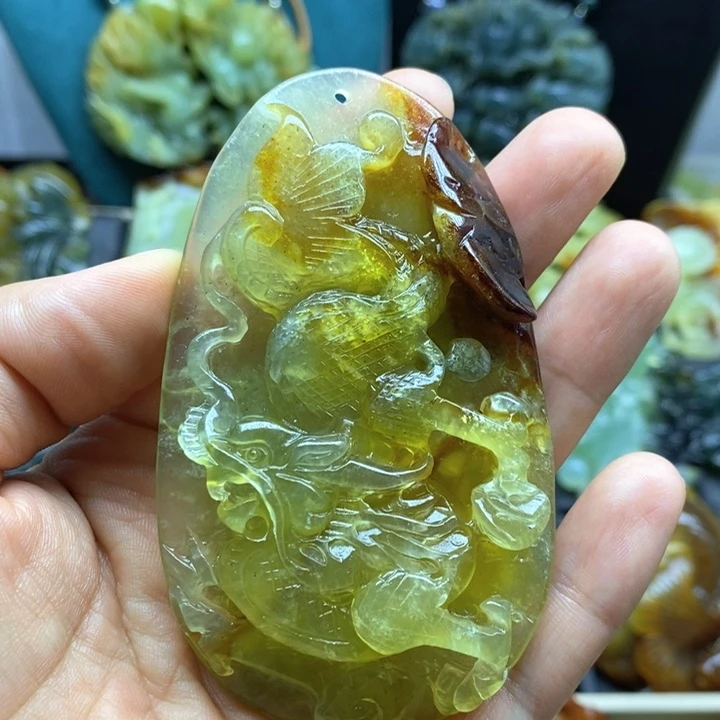 未镶嵌蛇纹石玉挂件