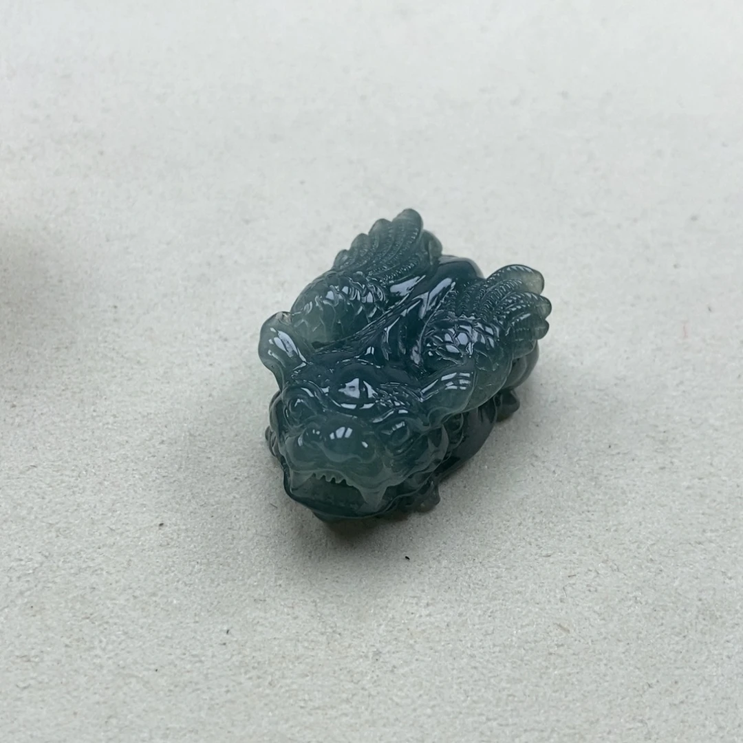 翡翠未镶嵌颈饰飞天貔貅吊坠