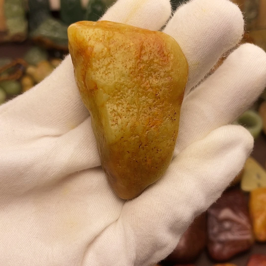 颈饰未镶嵌岫岩河磨玉（透闪石质玉）