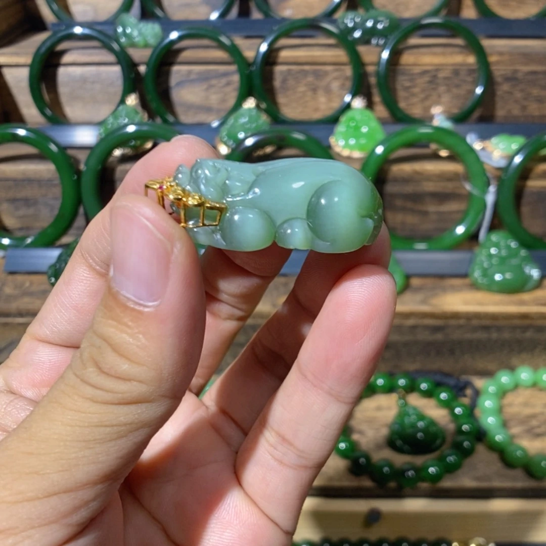 【闪购商品】和田玉18K金镶嵌吊坠(不含链)粉青猫眼貔貅