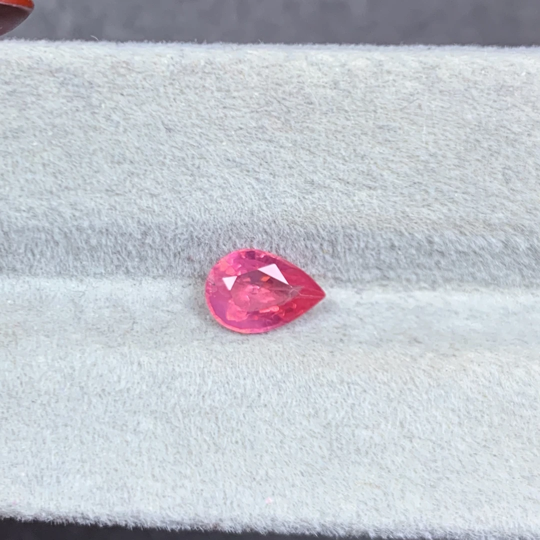 天然彩宝马亨盖尖晶石裸石 水滴5.4x7.9重0.93ct 可配金托银托